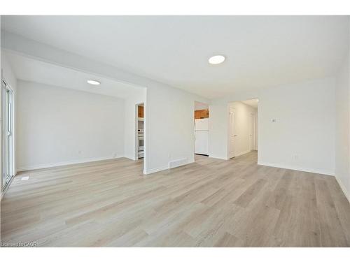 260-266 London Road, Sarnia, ON - Indoor Photo Showing Other Room