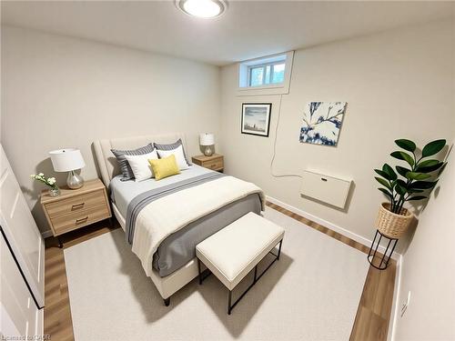 174 East Avenue N, Hamilton, ON - Indoor Photo Showing Bedroom