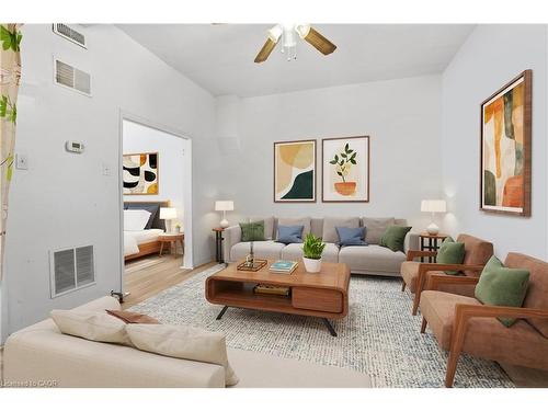 227 Wellington Street N, Hamilton, ON - Indoor Photo Showing Living Room