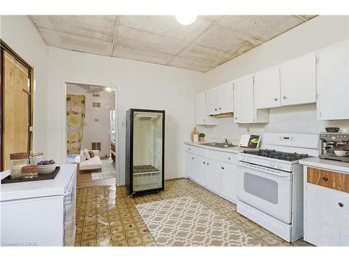227 Wellington Street N, Hamilton, ON - Indoor Photo Showing Kitchen