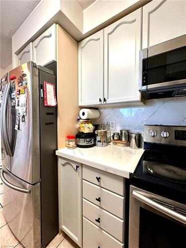 606-710 Humberwood Boulevard, Toronto, ON - Indoor Photo Showing Kitchen