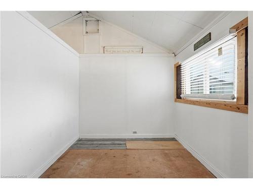 14 Birch Lane, Selkirk, ON - Indoor Photo Showing Other Room