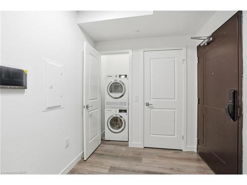 311-7549A Kalar Road, Niagara Falls, ON - Indoor Photo Showing Laundry Room