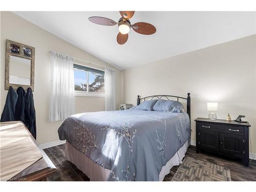 77 Lawfield Drive, Hamilton, ON - Indoor Photo Showing Bedroom