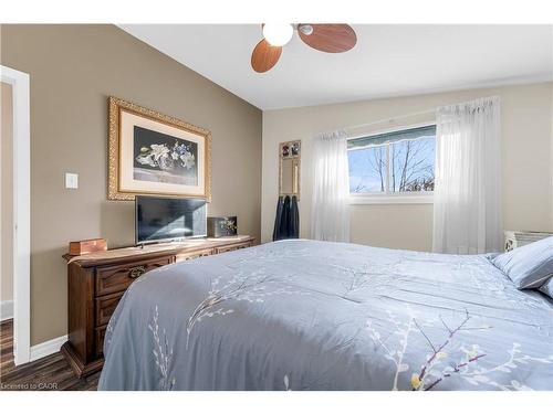 77 Lawfield Drive, Hamilton, ON - Indoor Photo Showing Bedroom