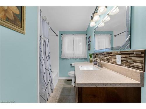 77 Lawfield Drive, Hamilton, ON - Indoor Photo Showing Bathroom