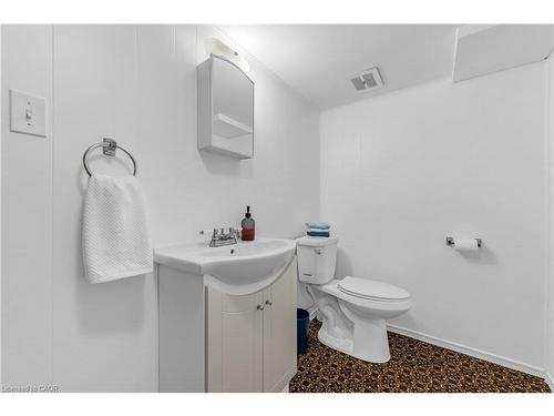 77 Lawfield Drive, Hamilton, ON - Indoor Photo Showing Bathroom