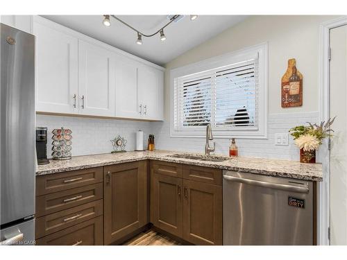 77 Lawfield Drive, Hamilton, ON - Indoor Photo Showing Kitchen