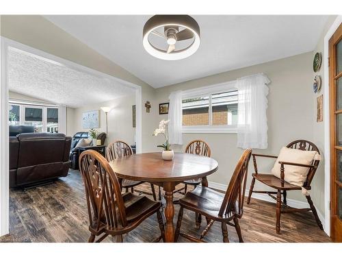 77 Lawfield Drive, Hamilton, ON - Indoor Photo Showing Dining Room