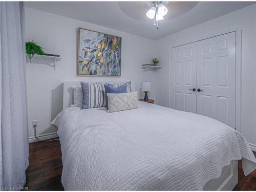 60 Dudhope Avenue, Cambridge, ON - Indoor Photo Showing Bedroom