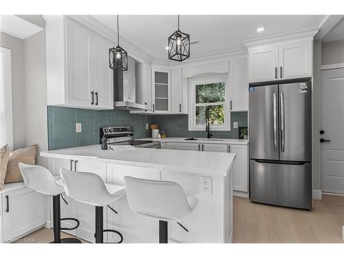 56 East 34Th Street, Hamilton, ON - Indoor Photo Showing Kitchen With Upgraded Kitchen