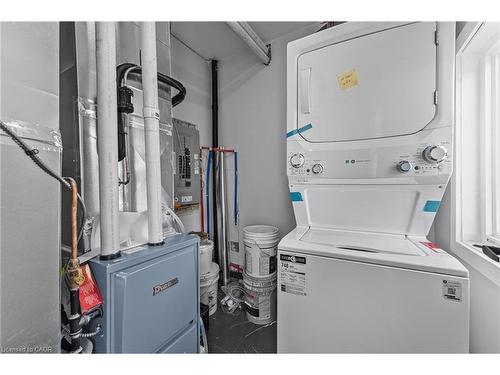 56 East 34Th Street, Hamilton, ON - Indoor Photo Showing Laundry Room