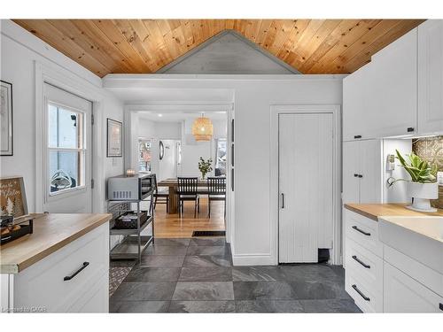14 Lochearne Street, Hamilton, ON - Indoor Photo Showing Kitchen