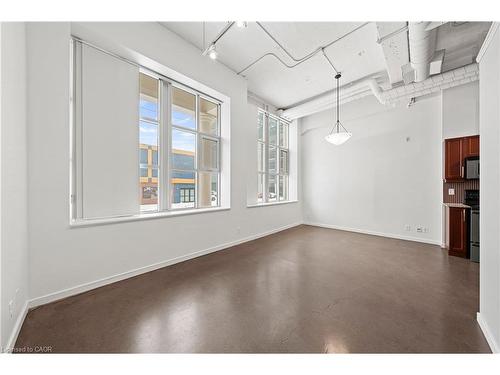 118-404 King Street W, Kitchener, ON - Indoor Photo Showing Other Room