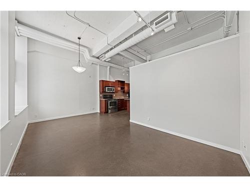 118-404 King Street W, Kitchener, ON - Indoor Photo Showing Other Room