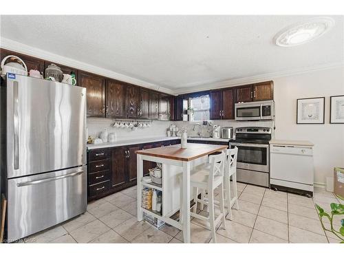 505 Wellington Street N, Hamilton, ON - Indoor Photo Showing Kitchen