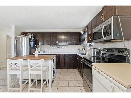 505 Wellington Street N, Hamilton, ON - Indoor Photo Showing Kitchen
