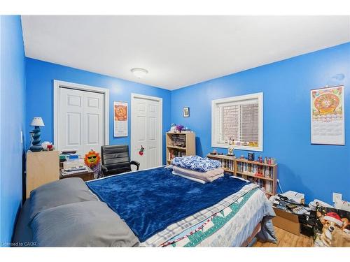 505 Wellington Street N, Hamilton, ON - Indoor Photo Showing Bedroom