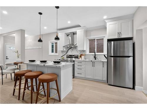 201 Grosvenor Avenue N, Hamilton, ON - Indoor Photo Showing Kitchen With Upgraded Kitchen