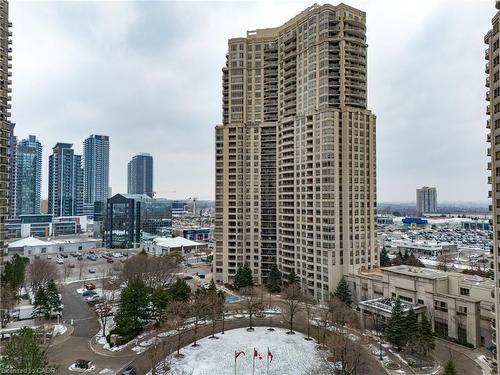 105-35 Kingsbridge Garden Circle, Mississauga, ON - Outdoor With Facade