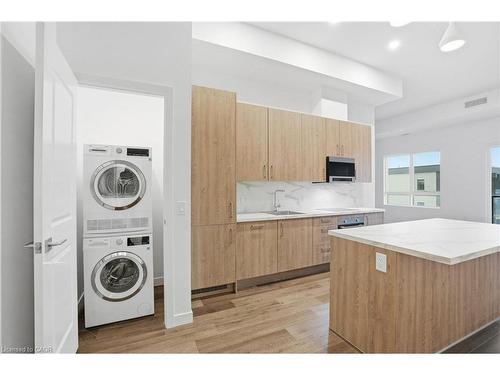 412-7549A Kalar Road, Niagara Falls, ON - Indoor Photo Showing Laundry Room