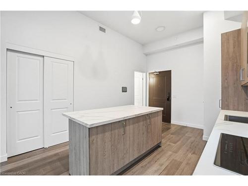 412-7549A Kalar Road, Niagara Falls, ON - Indoor Photo Showing Other Room