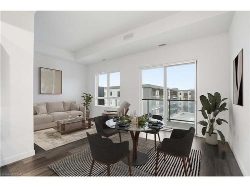 412-7549A Kalar Road, Niagara Falls, ON - Indoor Photo Showing Living Room