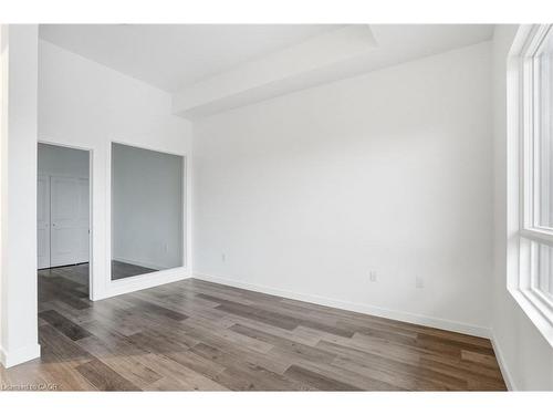 412-7549A Kalar Road, Niagara Falls, ON - Indoor Photo Showing Other Room