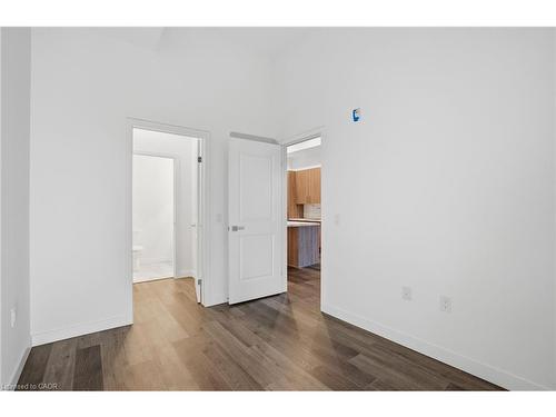 412-7549A Kalar Road, Niagara Falls, ON - Indoor Photo Showing Other Room