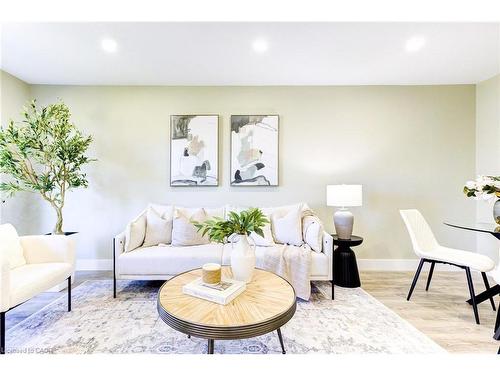 235 Sunset Boulevard, Cambridge, ON - Indoor