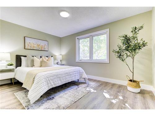 235 Sunset Boulevard, Cambridge, ON - Indoor Photo Showing Bedroom