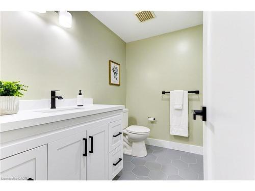 235 Sunset Boulevard, Cambridge, ON - Indoor Photo Showing Bathroom
