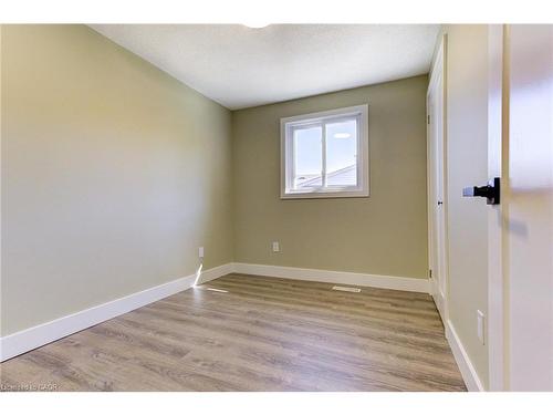 235 Sunset Boulevard, Cambridge, ON - Indoor Photo Showing Other Room