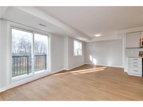 64D-1989 Ottawa Street S, Kitchener, ON - Indoor