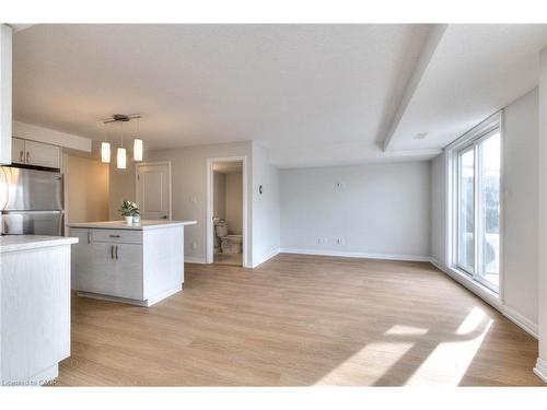 64D-1989 Ottawa Street S, Kitchener, ON - Indoor Photo Showing Kitchen