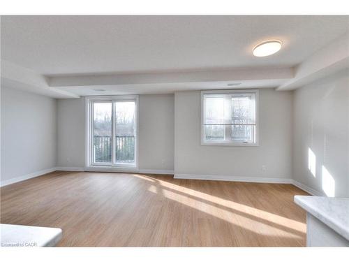 64D-1989 Ottawa Street S, Kitchener, ON - Indoor Photo Showing Other Room