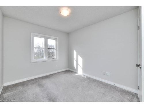 64D-1989 Ottawa Street S, Kitchener, ON - Indoor Photo Showing Other Room