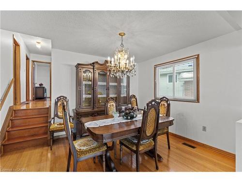 88 Glen Valley Drive, Hamilton, ON - Indoor Photo Showing Dining Room