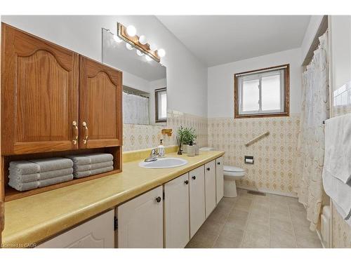 88 Glen Valley Drive, Hamilton, ON - Indoor Photo Showing Bathroom