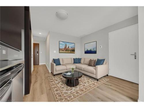 2404-60 Frederick Street, Kitchener, ON - Indoor Photo Showing Living Room