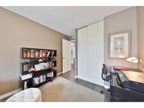 305-1230 Marlborough Court, Oakville, ON - Indoor Photo Showing Other Room