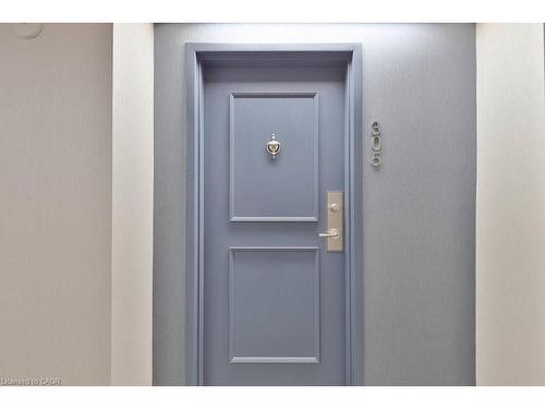 305-1230 Marlborough Court, Oakville, ON -  Photo Showing Other Room