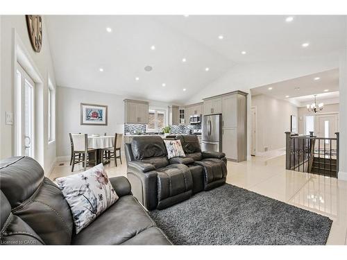 1115 Winterhalt Avenue, Cambridge, ON - Indoor Photo Showing Living Room