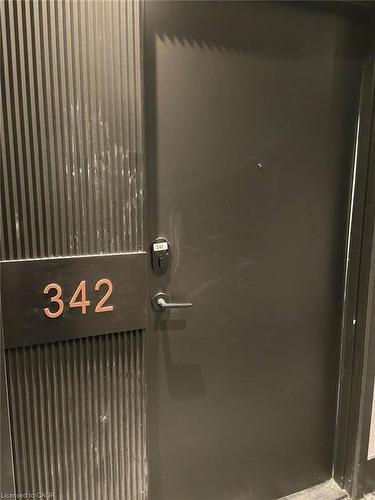 342-2450 Old Bronte Road, Oakville, ON - Indoor