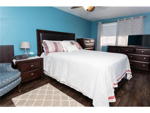 22 Shea Crescent, Kitchener, ON - Indoor Photo Showing Bedroom