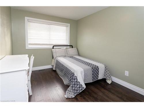 22 Shea Crescent, Kitchener, ON - Indoor Photo Showing Bedroom