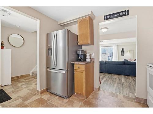 A-621 Pinerow Crescent, Waterloo, ON - Indoor Photo Showing Kitchen