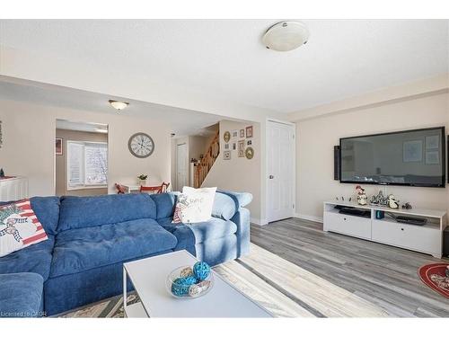 A-621 Pinerow Crescent, Waterloo, ON - Indoor Photo Showing Living Room