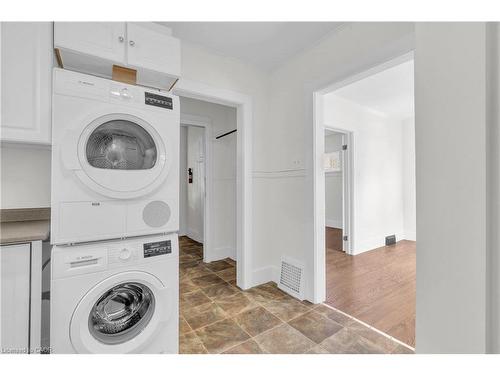 2-503 Victoria Street N, Kitchener, ON - Indoor Photo Showing Laundry Room