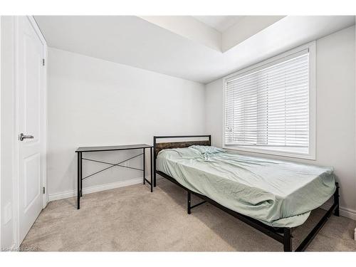 390 Linden Drive, Cambridge, ON - Indoor Photo Showing Bedroom